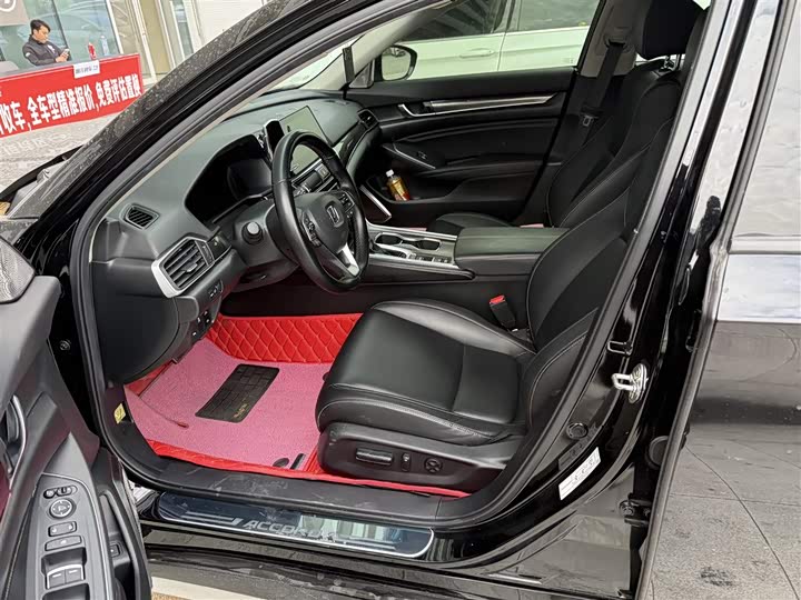 Фото 4 - Honda Accord