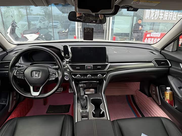 Фото 6 - Honda Accord