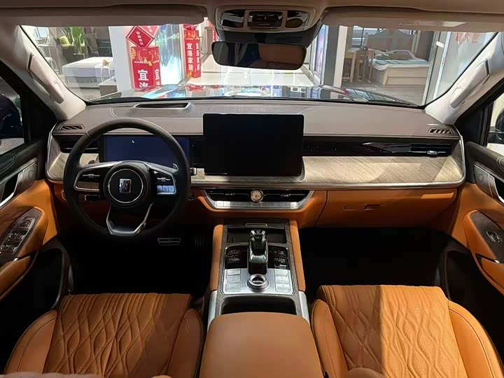 Фото 5 - Tank 500 Hybrid