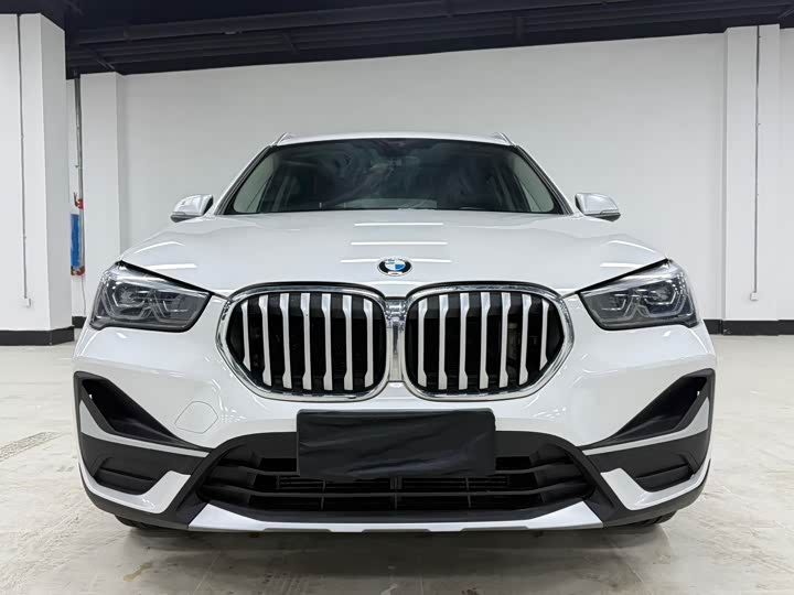 Фото 2 - BMW X1
