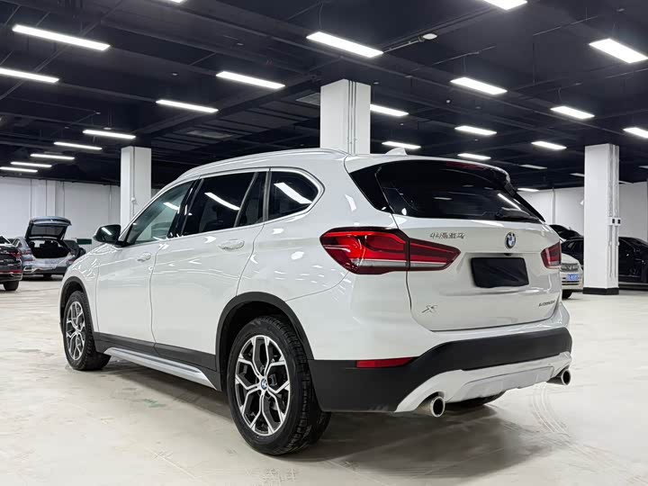 Фото 6 - BMW X1