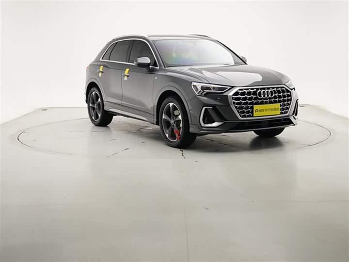 Фото 4 - Audi Q3