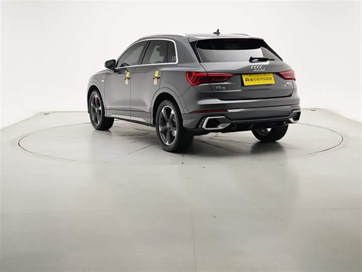 Фото 6 - Audi Q3