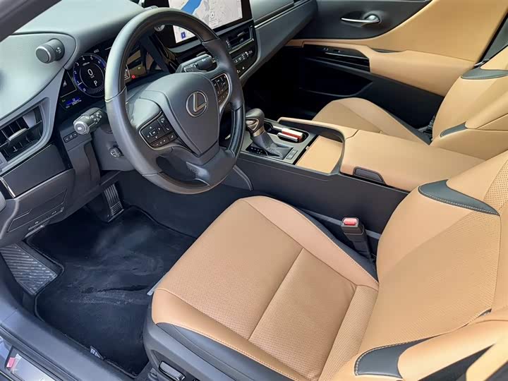 Фото 4 - Lexus ES