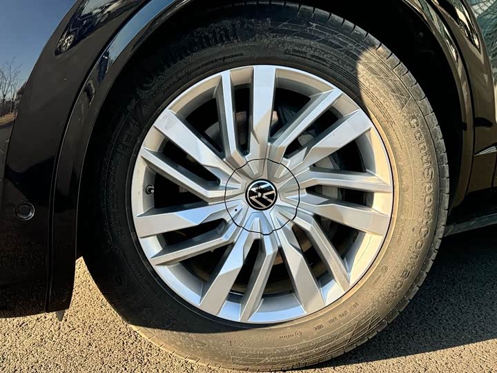 Фото 5 - Volkswagen Touareg