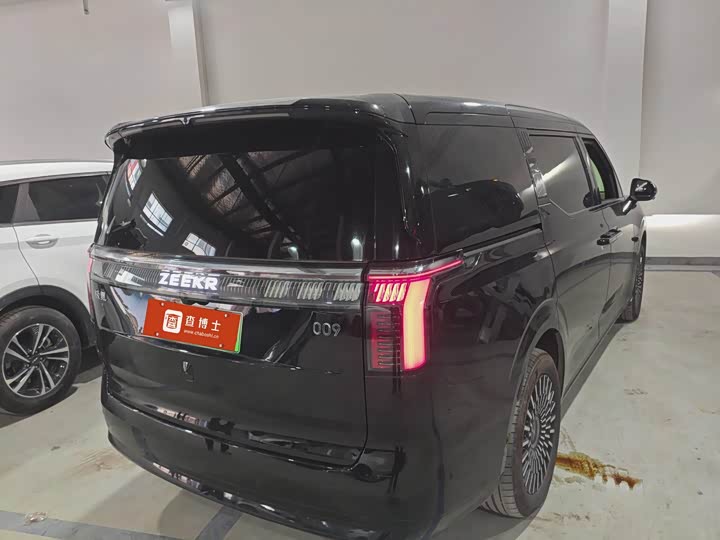 Фото 4 - Zeekr 009