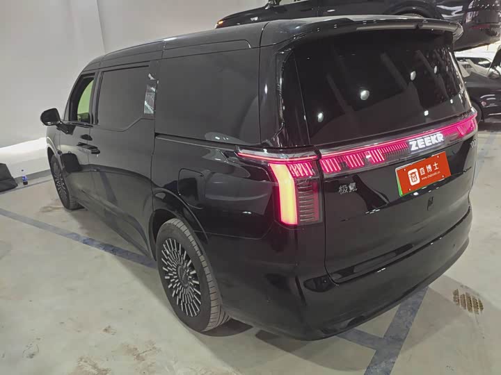 Фото 5 - Zeekr 009