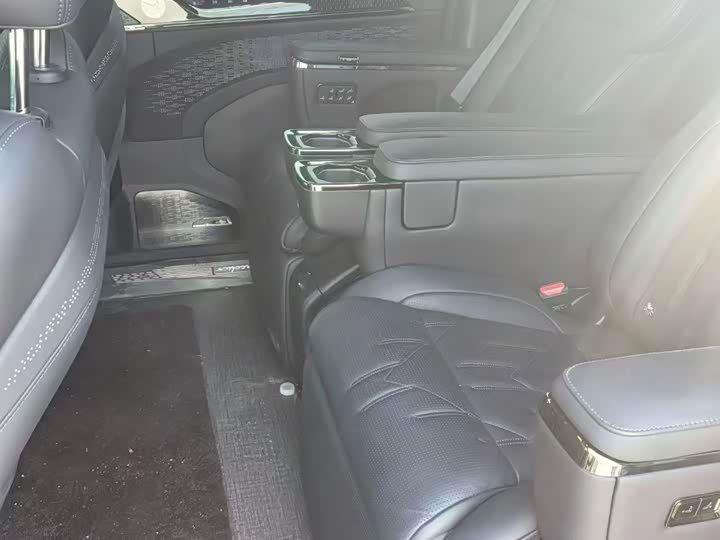 Фото 7 - Zeekr 009