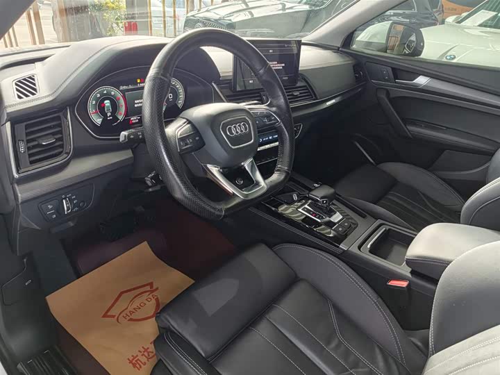 Фото 7 - Audi Q5L