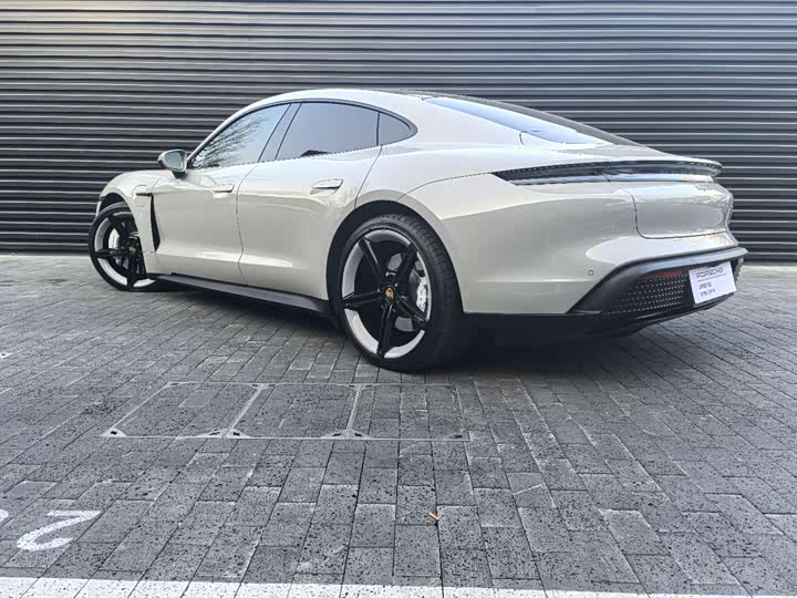 Фото 5 - Porsche Taycan