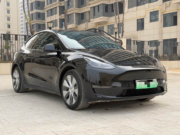 Фото 3 - Tesla Model Y