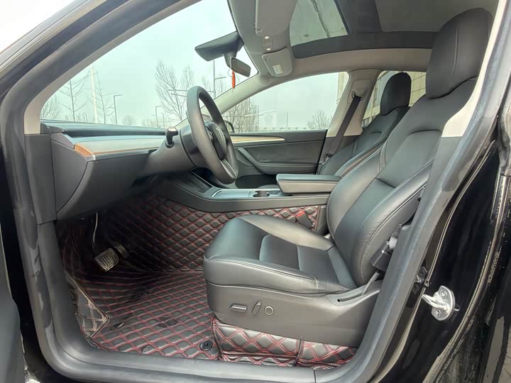 Фото 6 - Tesla Model Y