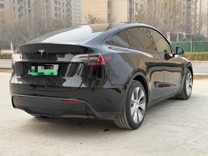 Фото 8 - Tesla Model Y
