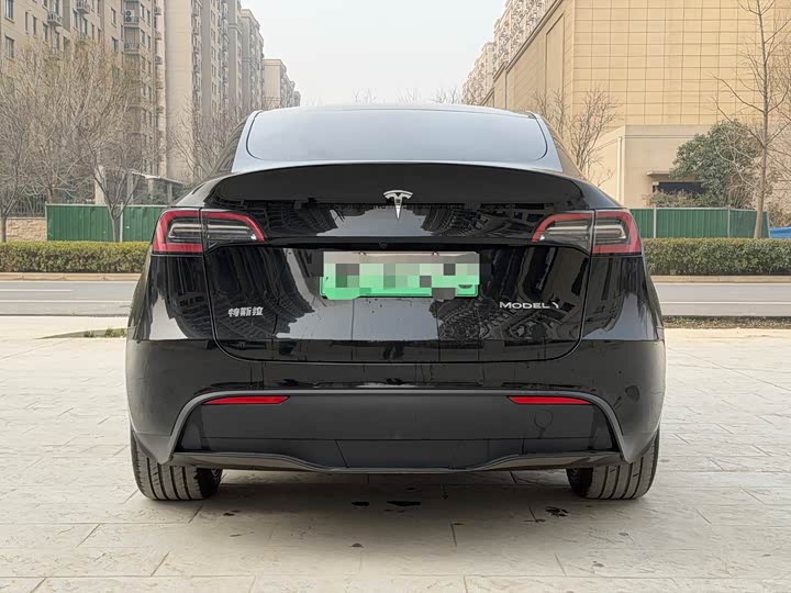Фото 9 - Tesla Model Y