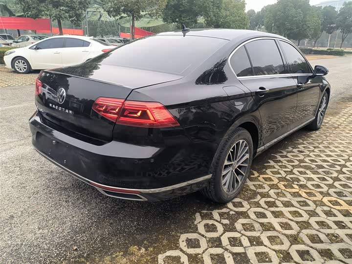 Фото 7 - Volkswagen Magotan