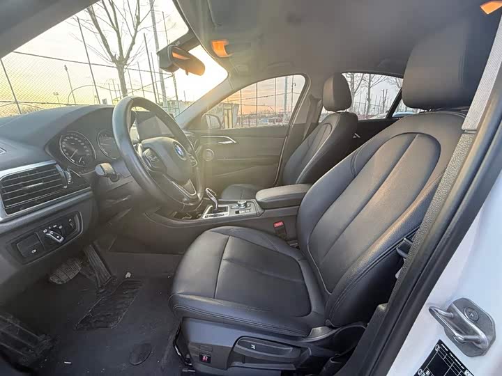 Фото 6 - BMW 1 Series