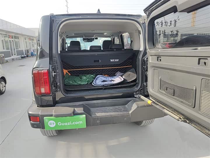 Фото 9 - Tank 300