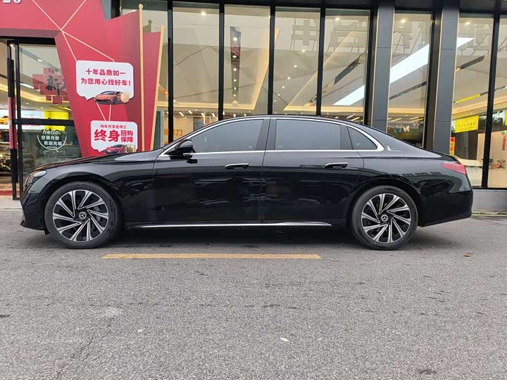 Фото 3 - Mercedes-Benz E-Class