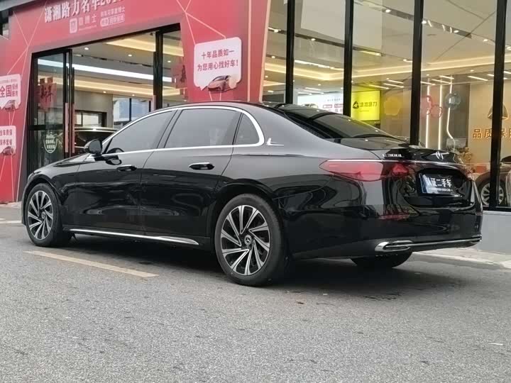 Фото 4 - Mercedes-Benz E-Class