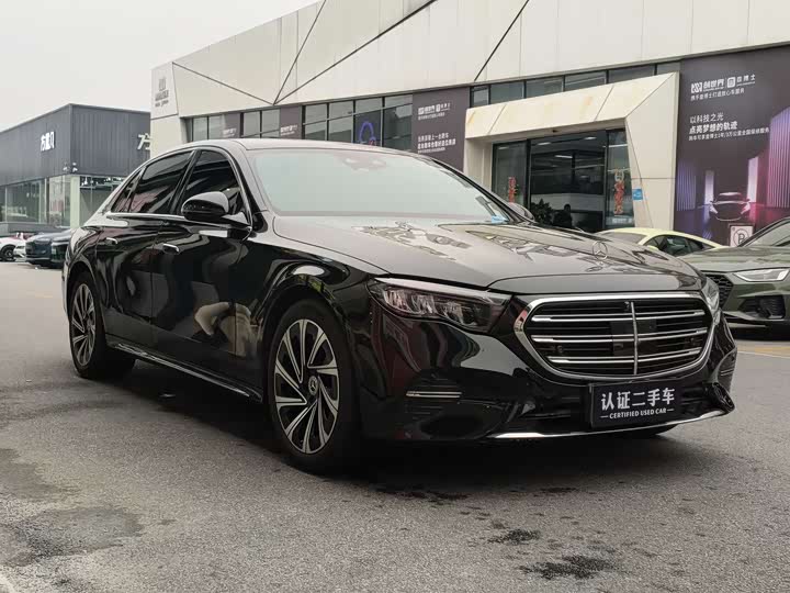 Фото 6 - Mercedes-Benz E-Class