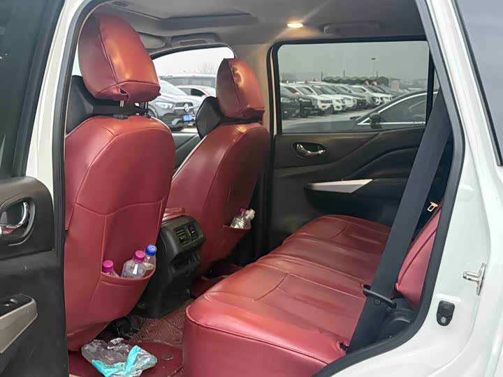 Фото 3 - Nissan Terra