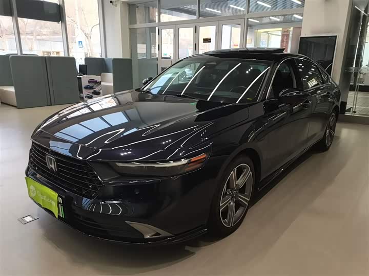 Фото 2 - Honda Accord Hybrid