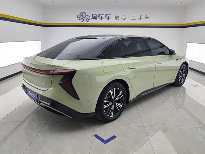 Фото 3 - Hongqi EH7