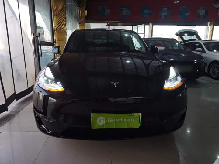 Фото 3 - Tesla Model Y