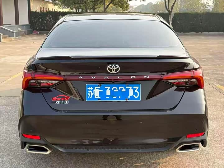 Фото 5 - Toyota Avalon