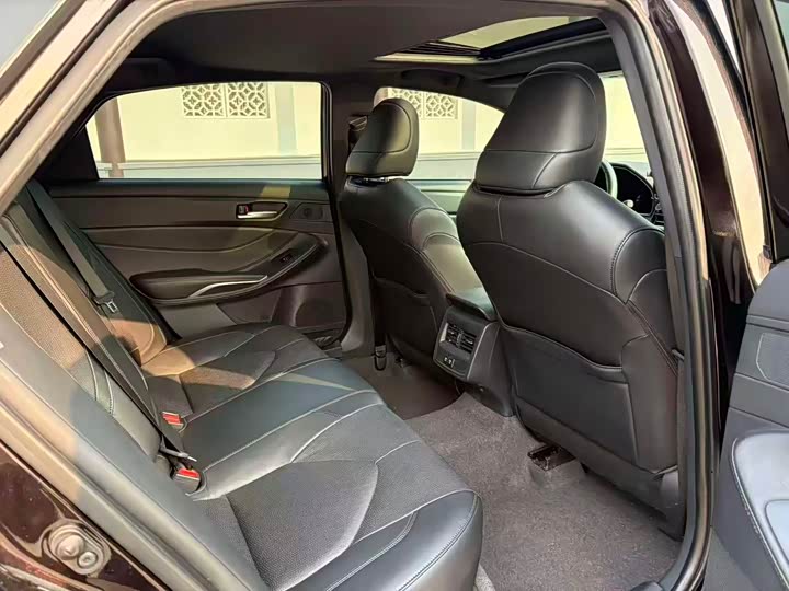 Фото 8 - Toyota Avalon