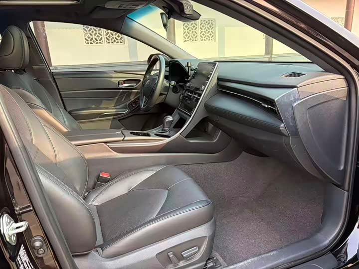 Фото 9 - Toyota Avalon