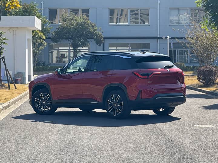 Фото 3 - Nio ES6