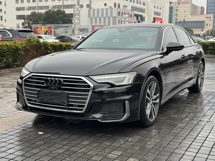 Фото 1 - Audi A6L