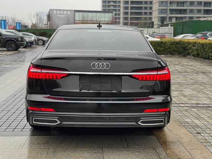 Фото 5 - Audi A6L