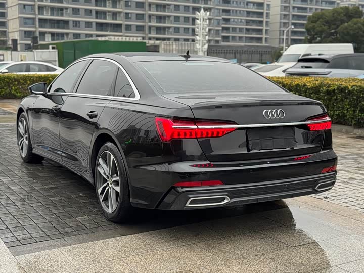 Фото 6 - Audi A6L