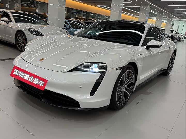 Фото 1 - Porsche Taycan