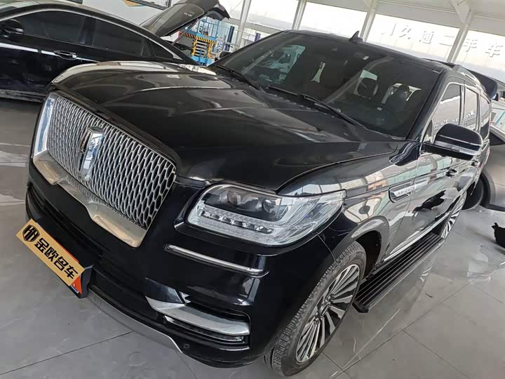 Фото 1 - Lincoln Navigator