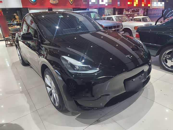 Фото 4 - Tesla Model Y