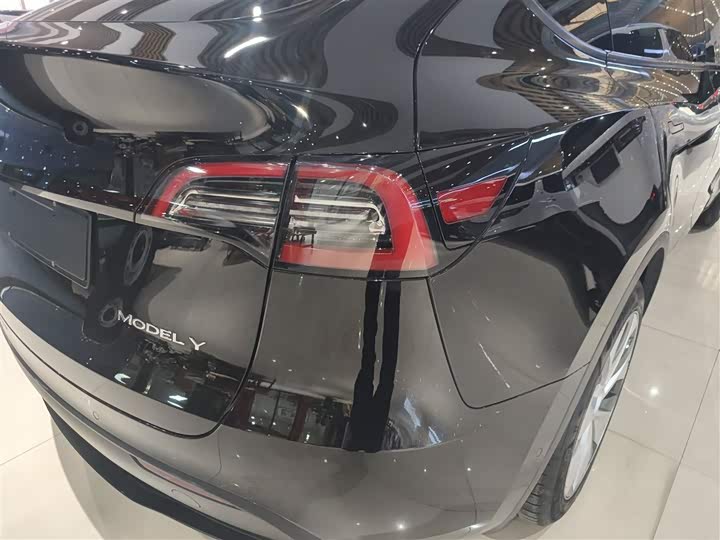 Фото 8 - Tesla Model Y