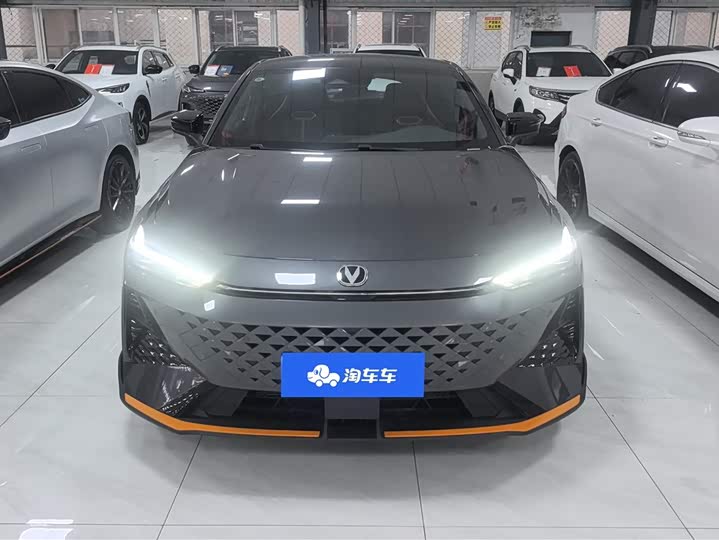 Фото 2 - Changan UNI-V