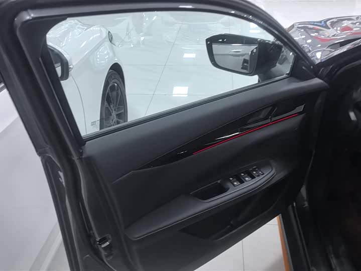 Фото 7 - Changan UNI-V