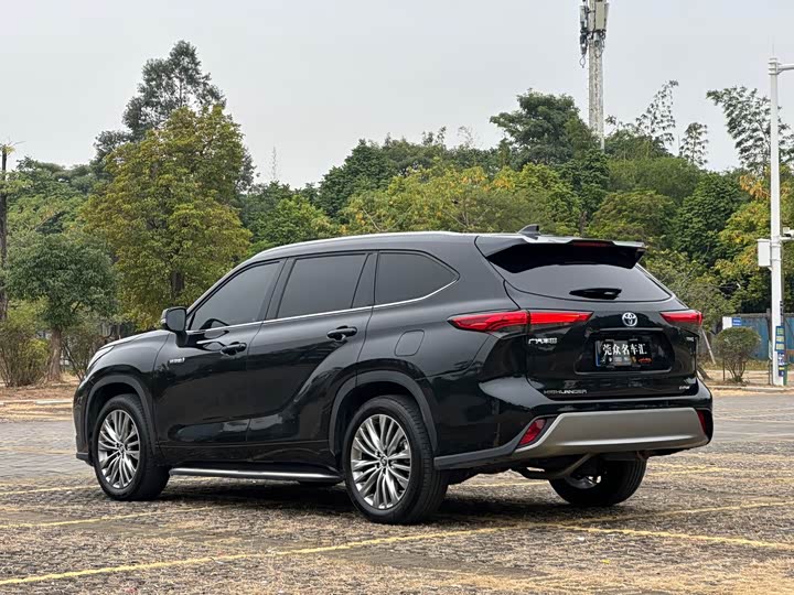 Фото 5 - Toyota Highlander