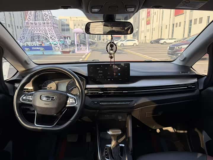 Фото 5 - Geely Vision X3