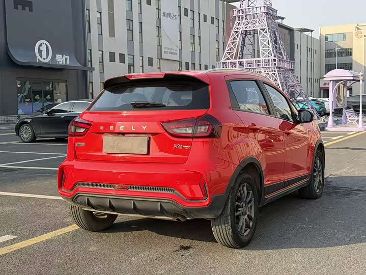 Фото 9 - Geely Vision X3