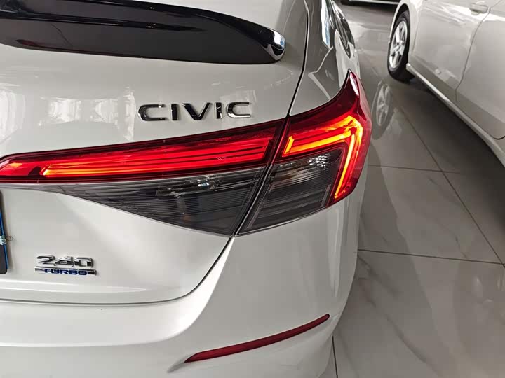 Фото 8 - Honda Civic