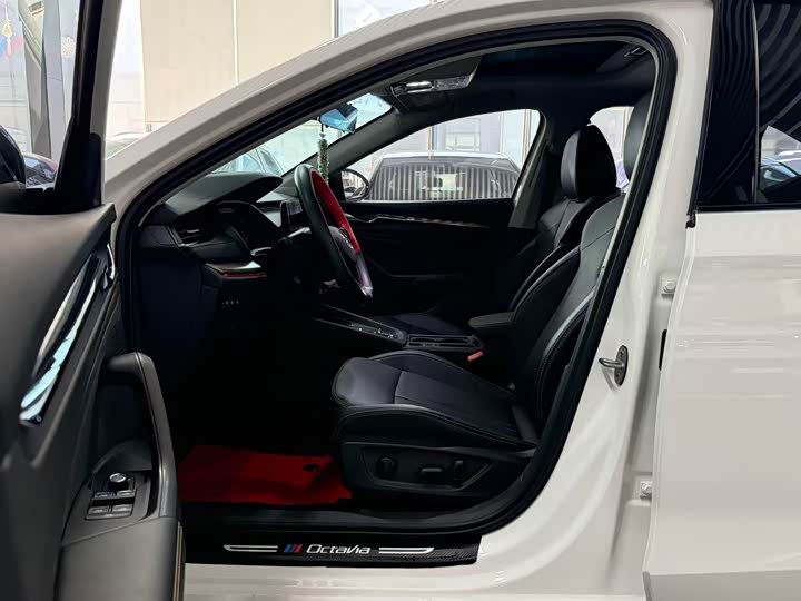 Фото 5 - Skoda Octavia Pro