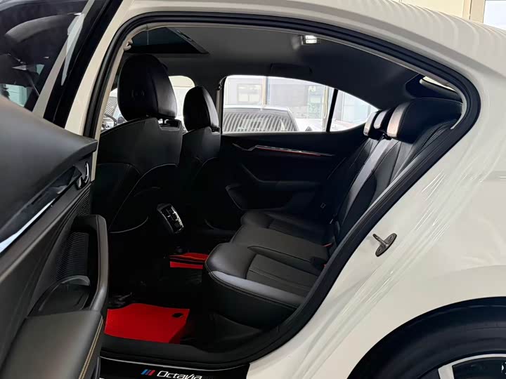 Фото 6 - Skoda Octavia Pro