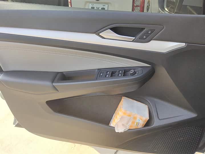 Фото 7 - Volkswagen Golf