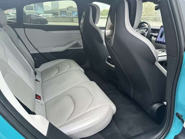 Фото 9 - Xiaomi SU7