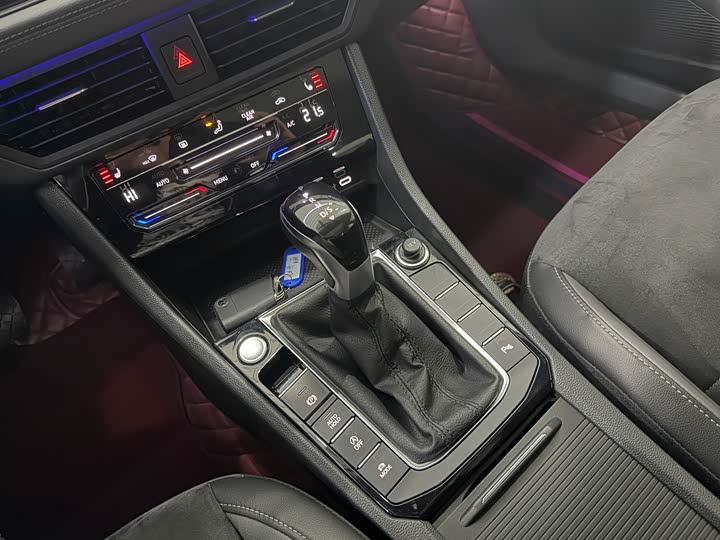 Фото 7 - Volkswagen Sagitar L